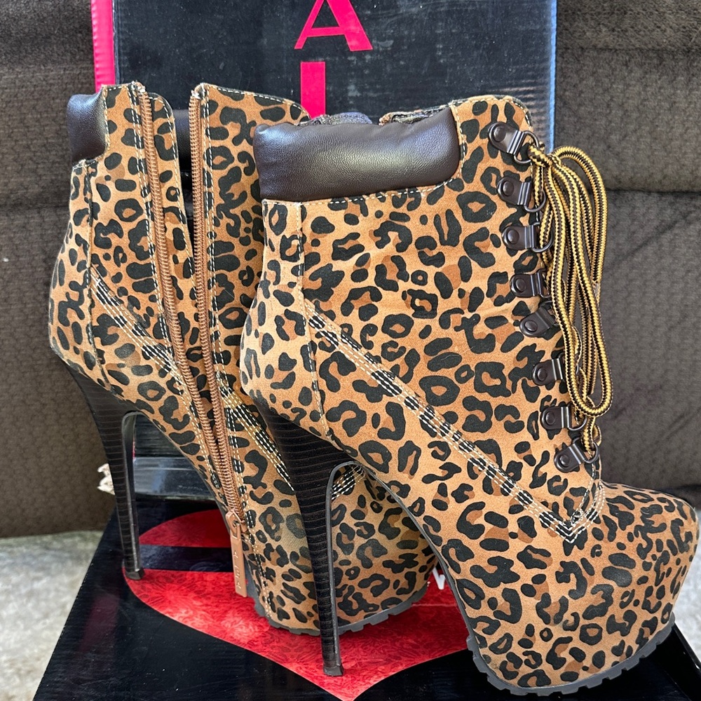 Alba Leopard Print 7” Heeled Boots